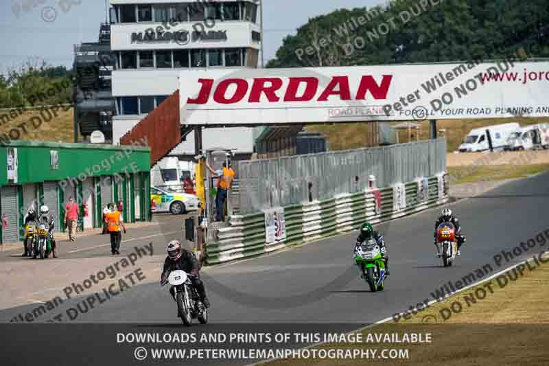 Vintage motorcycle club;eventdigitalimages;mallory park;mallory park trackday photographs;no limits trackdays;peter wileman photography;trackday digital images;trackday photos;vmcc festival 1000 bikes photographs